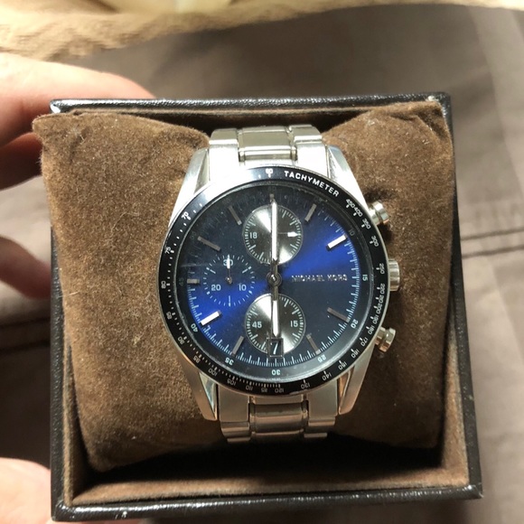 Michael Kors Watch - Picture 1 of 3